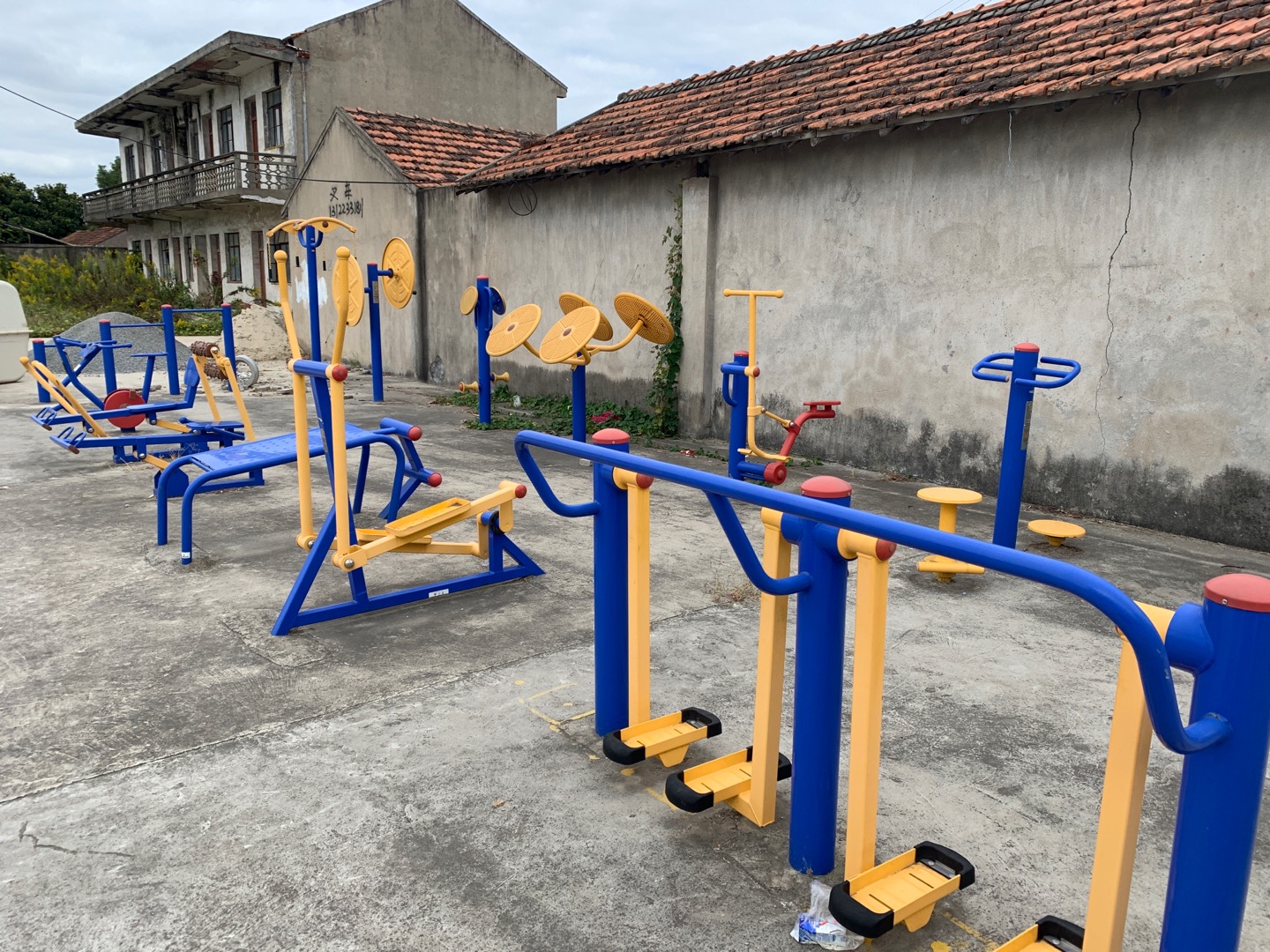 豎新鎮(zhèn)油橋村健身點一