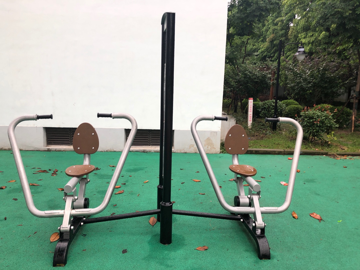 自重式平推訓練器