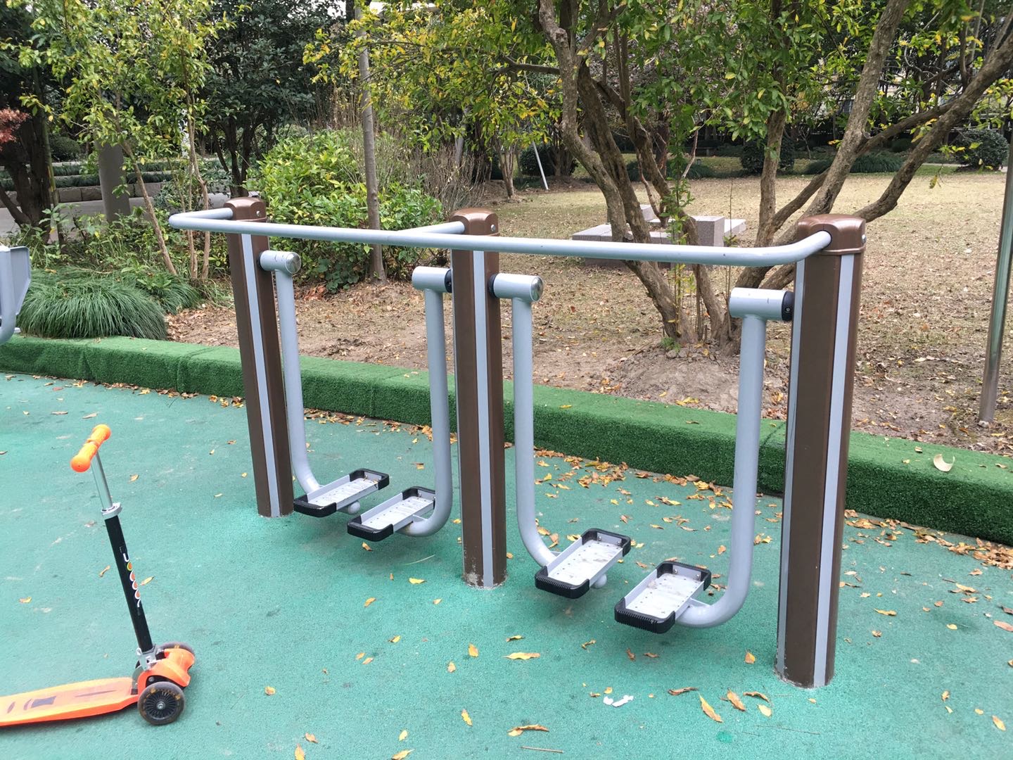 雙位太空漫步機(jī)