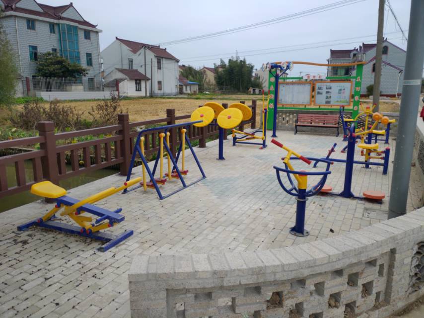 新振村新一3組健身點(diǎn)