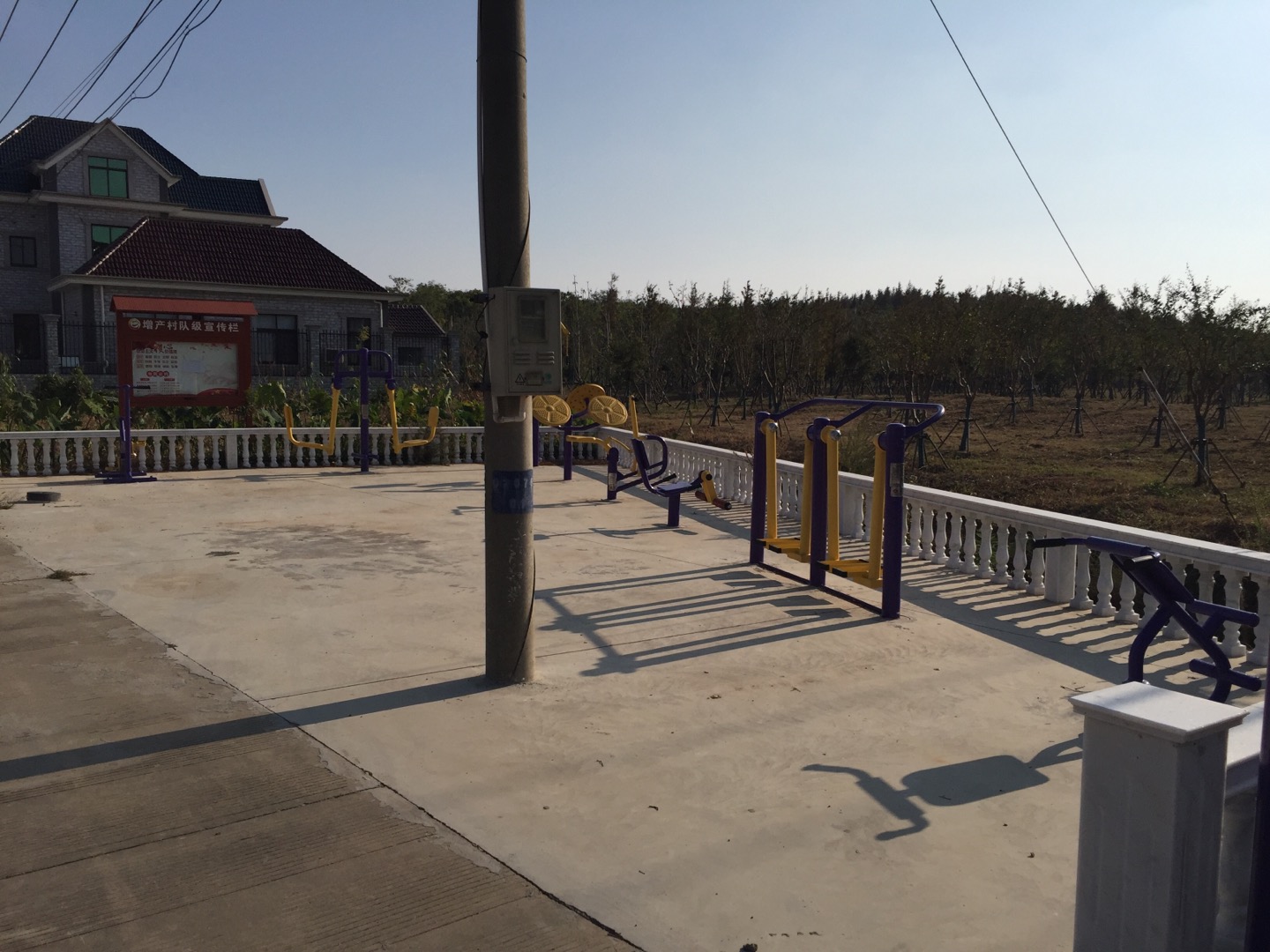 增產(chǎn)村一組健身點(diǎn)