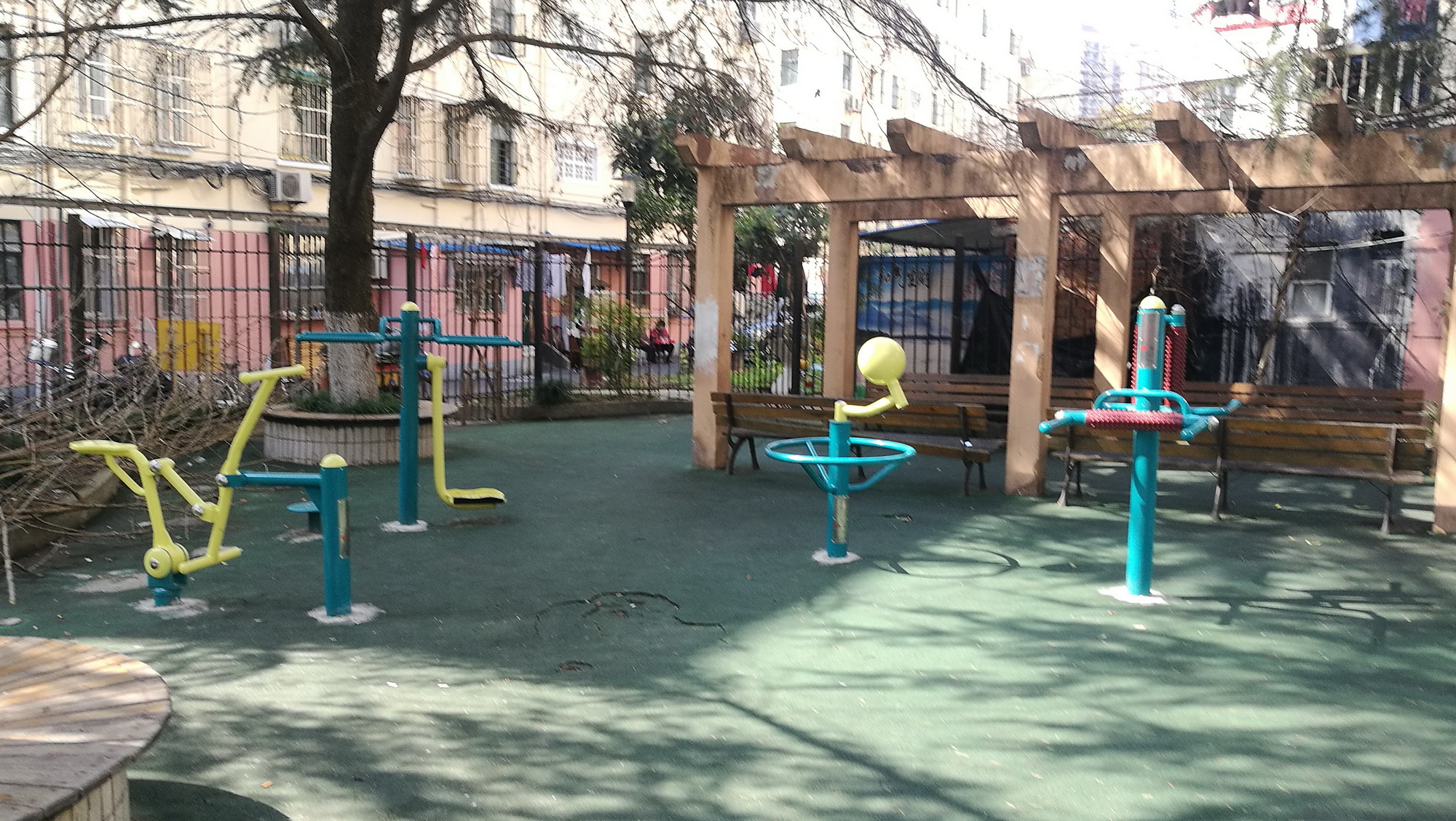 東昌居委會(huì)健身點(diǎn)