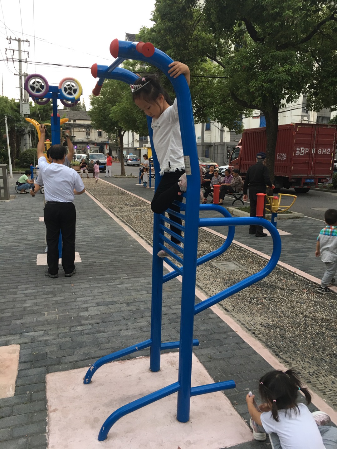 多功能訓練器 多功能訓練器