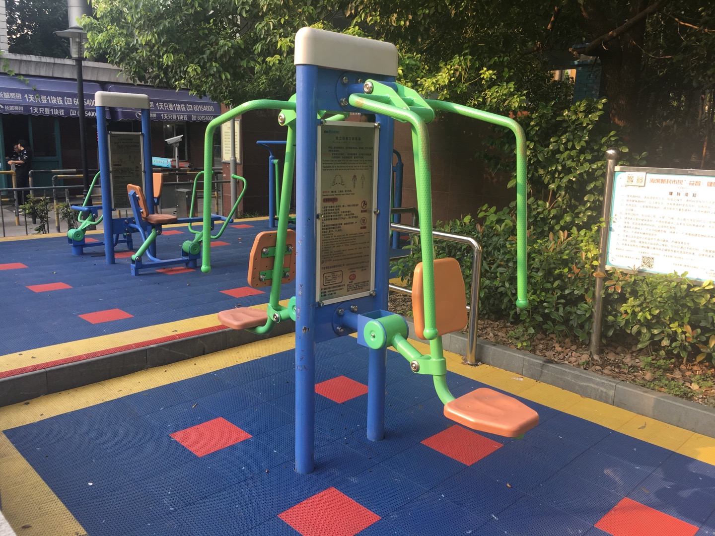 雙立柱前推訓練器 雙立柱前推訓練器