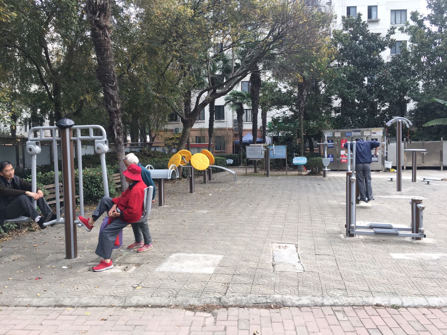 安居苑居委健身點1