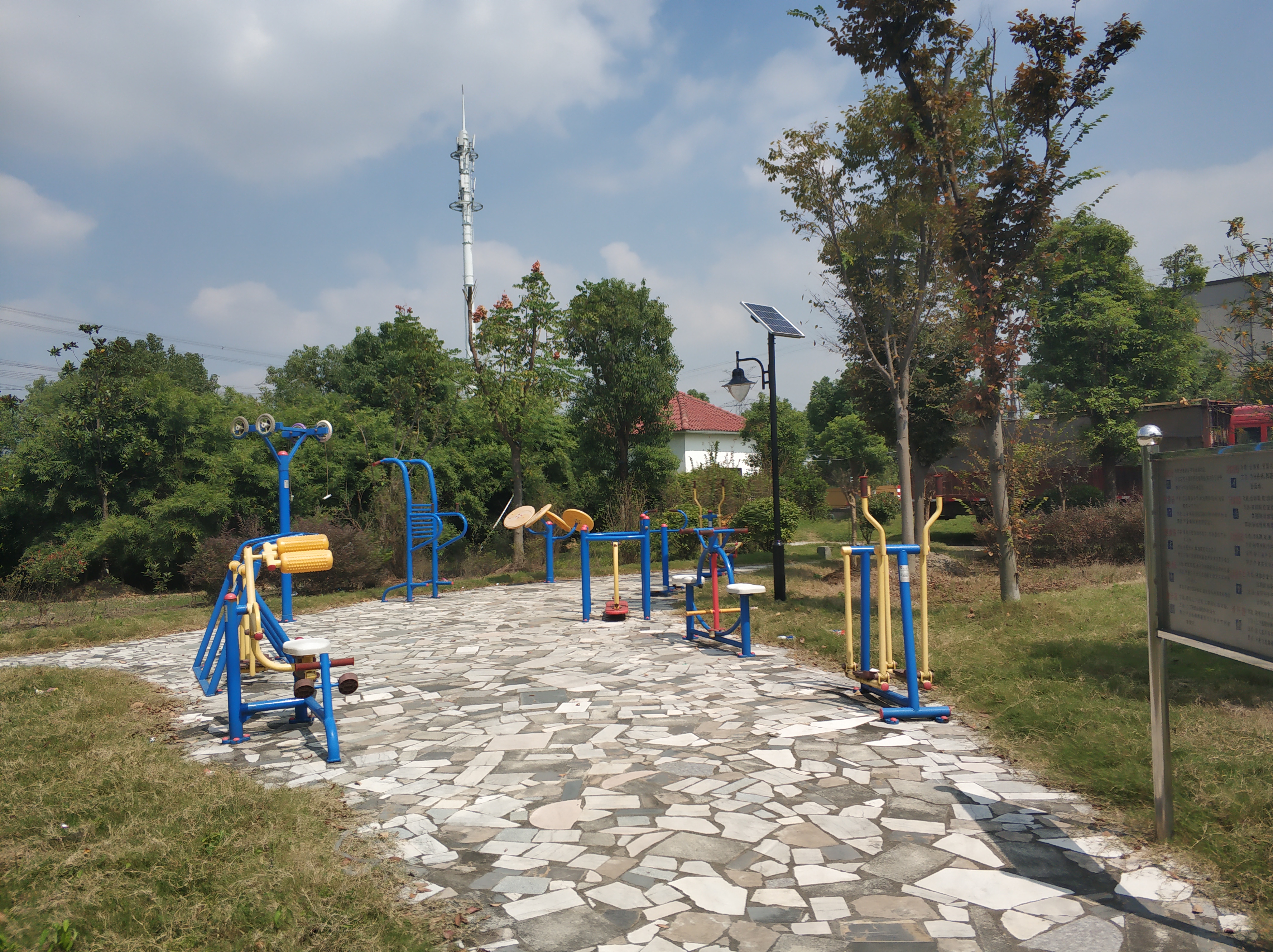 八字橋村天窗路健身點(diǎn)