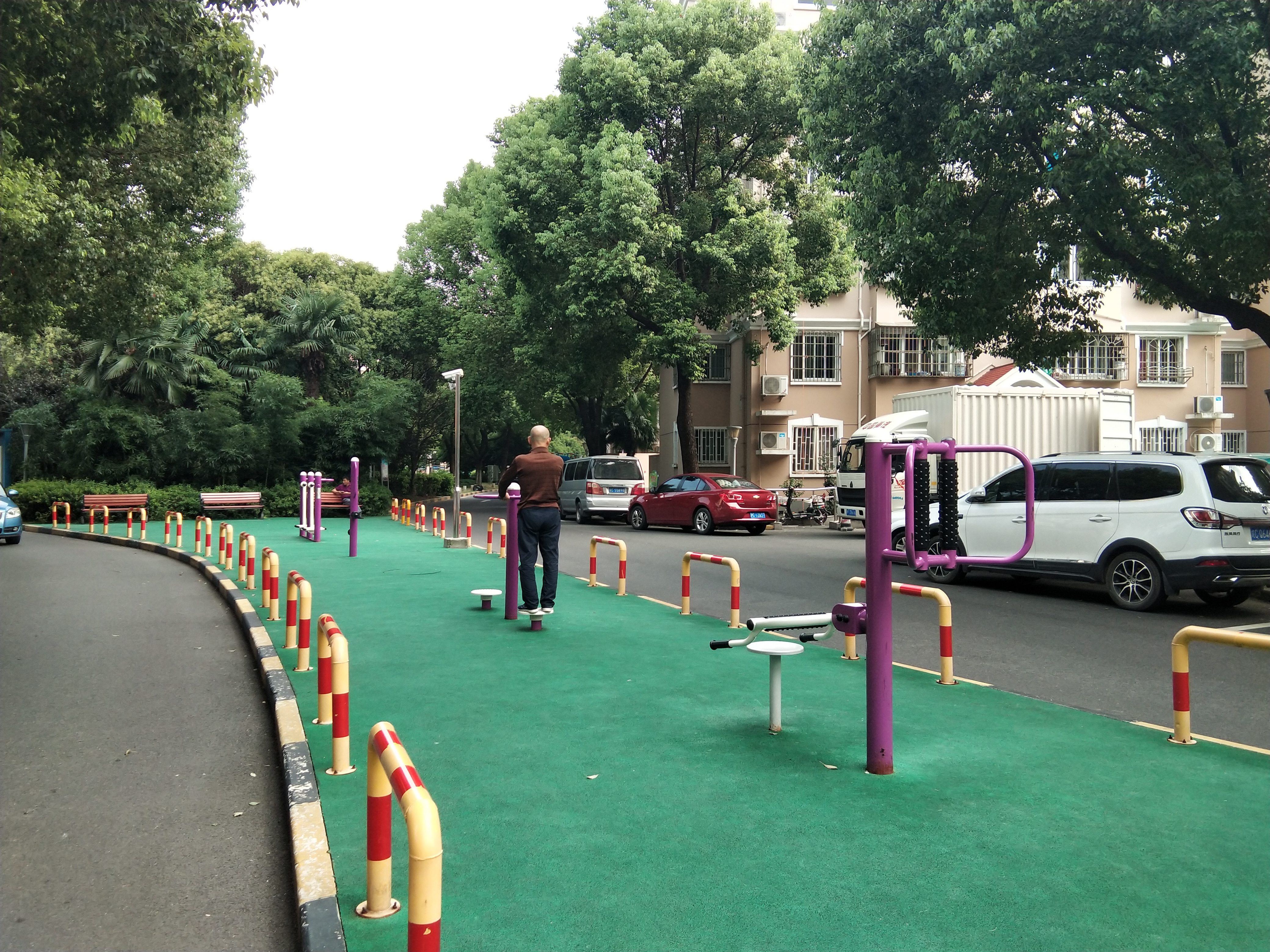 春輝小區(qū)健身苑點