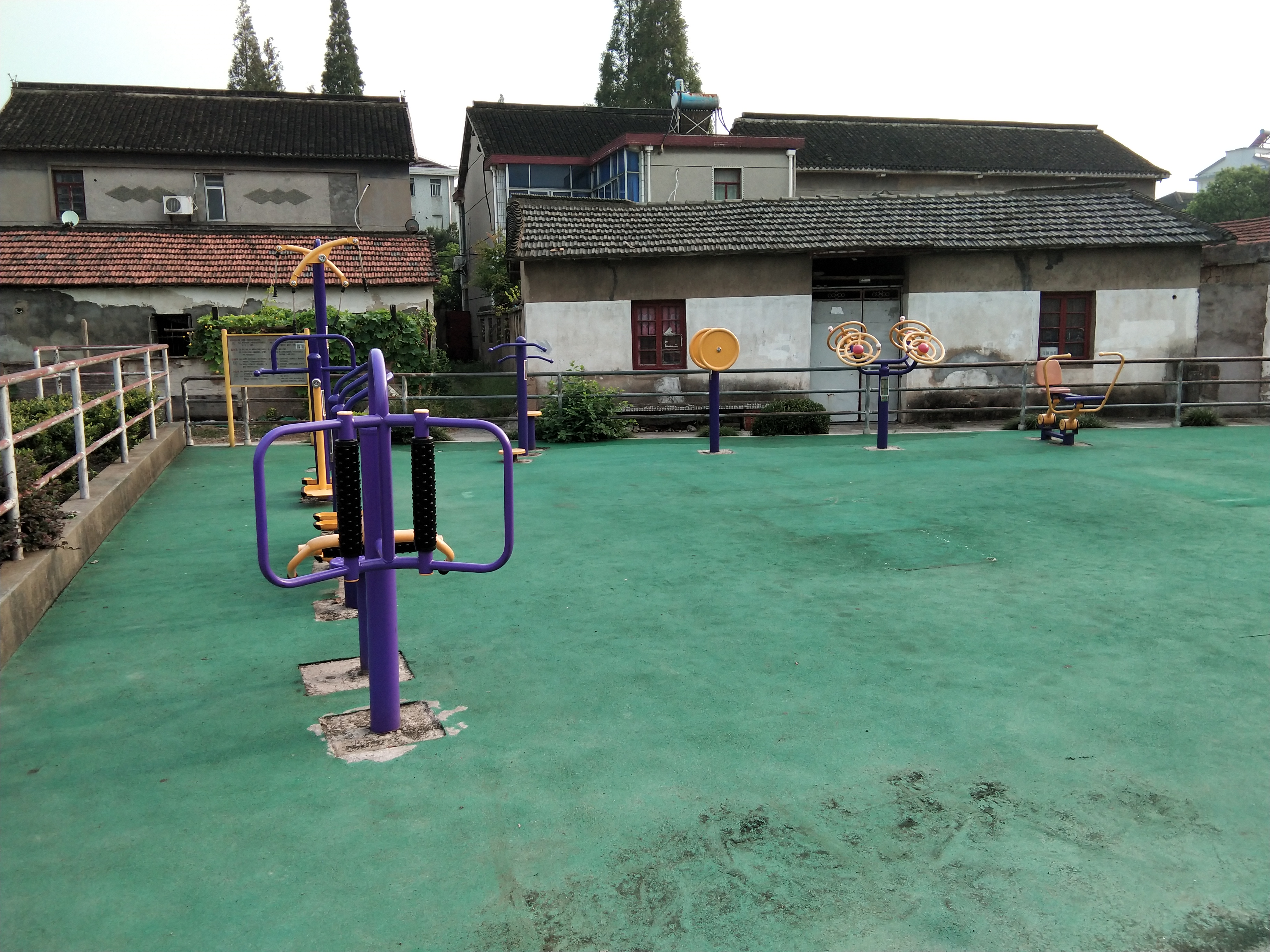 重固鎮(zhèn)小型運(yùn)動(dòng)場健身苑點(diǎn)