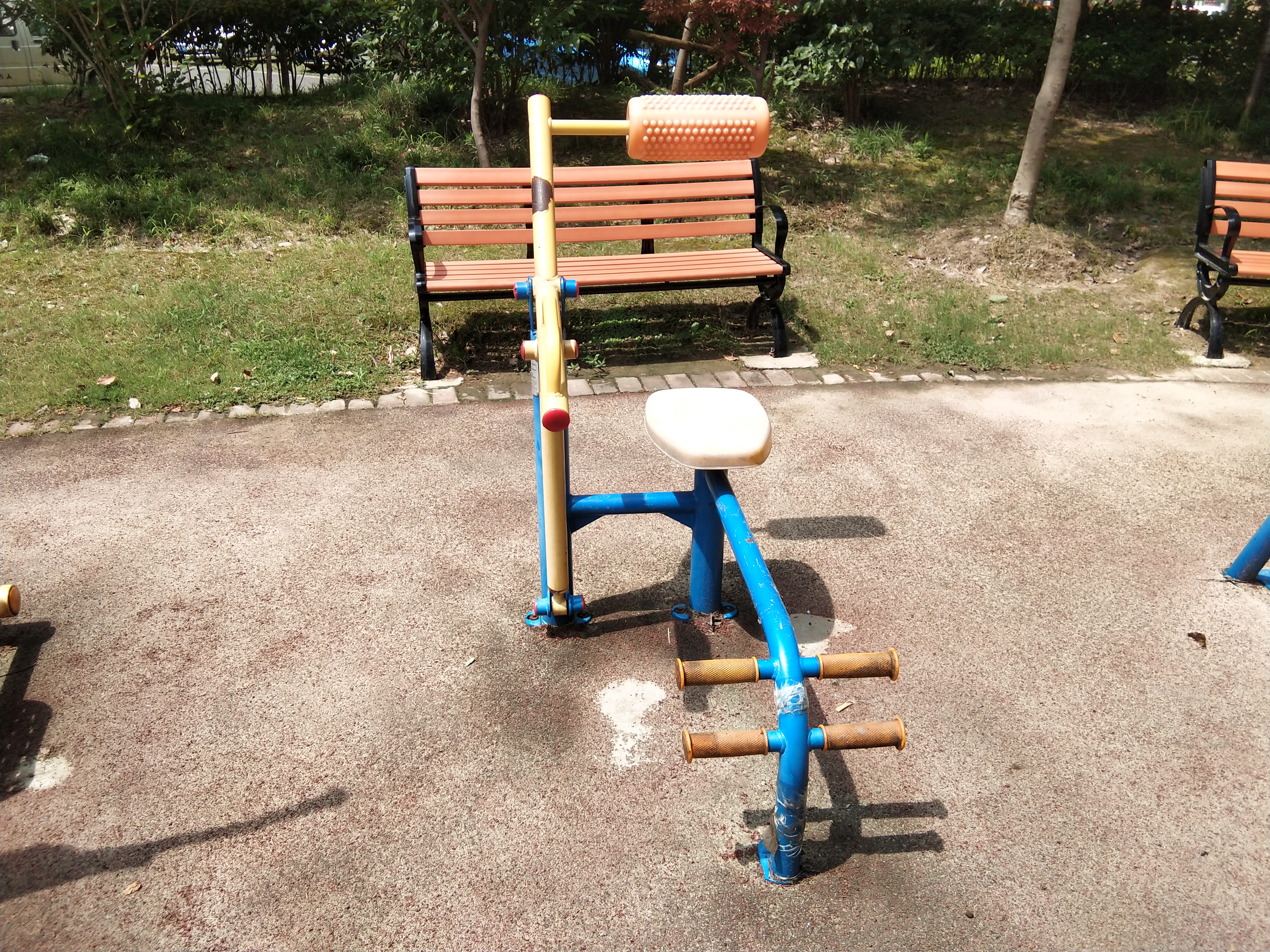 腹背鍛煉器 腹背鍛煉器