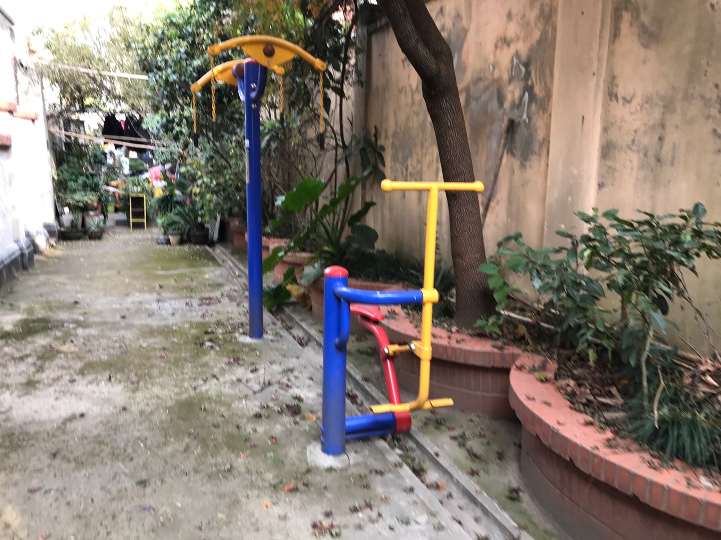 靜安區(qū)靜安寺街道三義坊居委健身點(diǎn)（膠州路134弄）