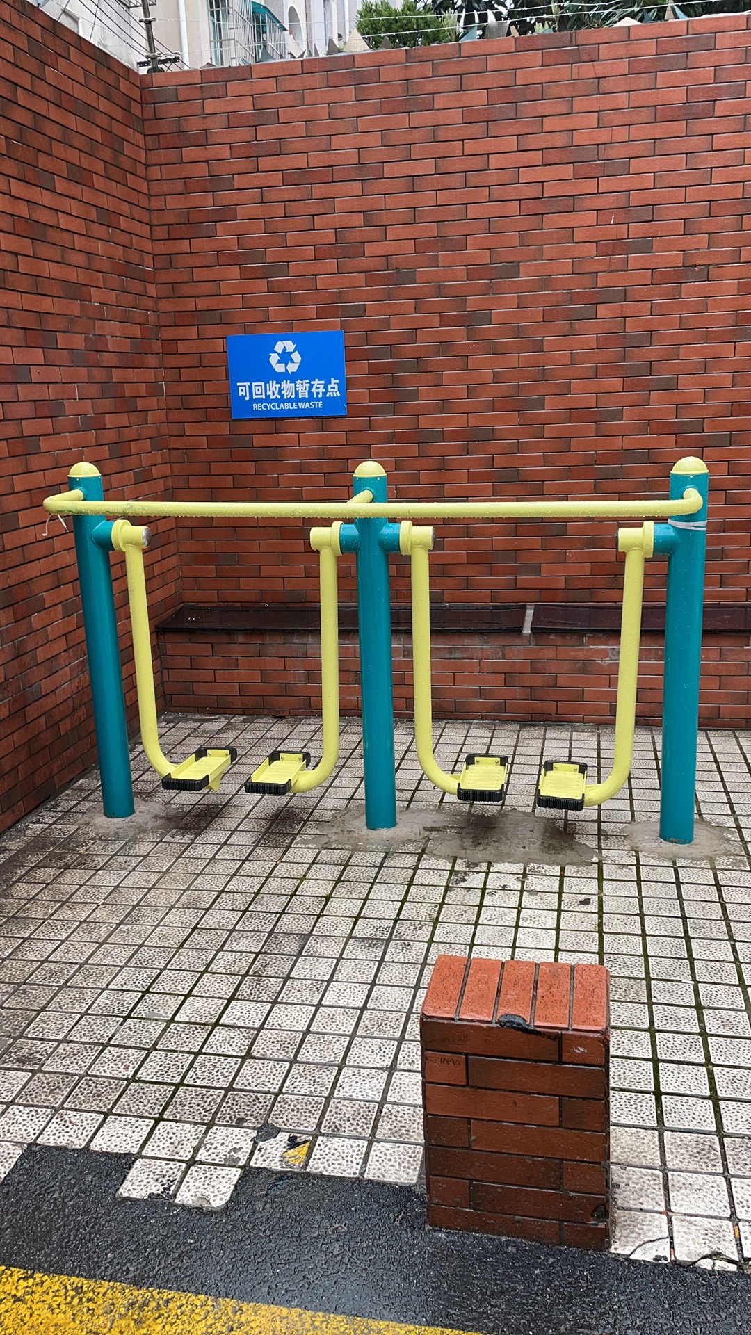 二位智能太空漫步機(jī)