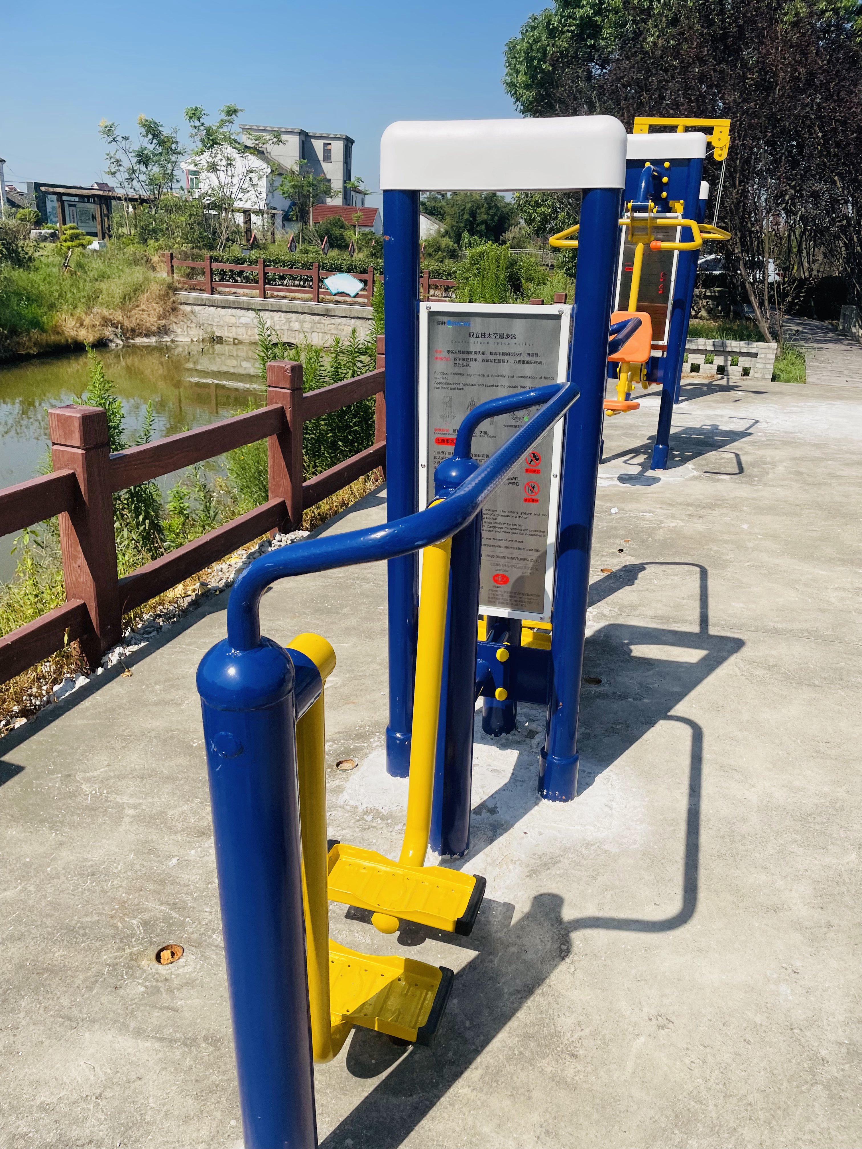 雙立柱太空漫步器