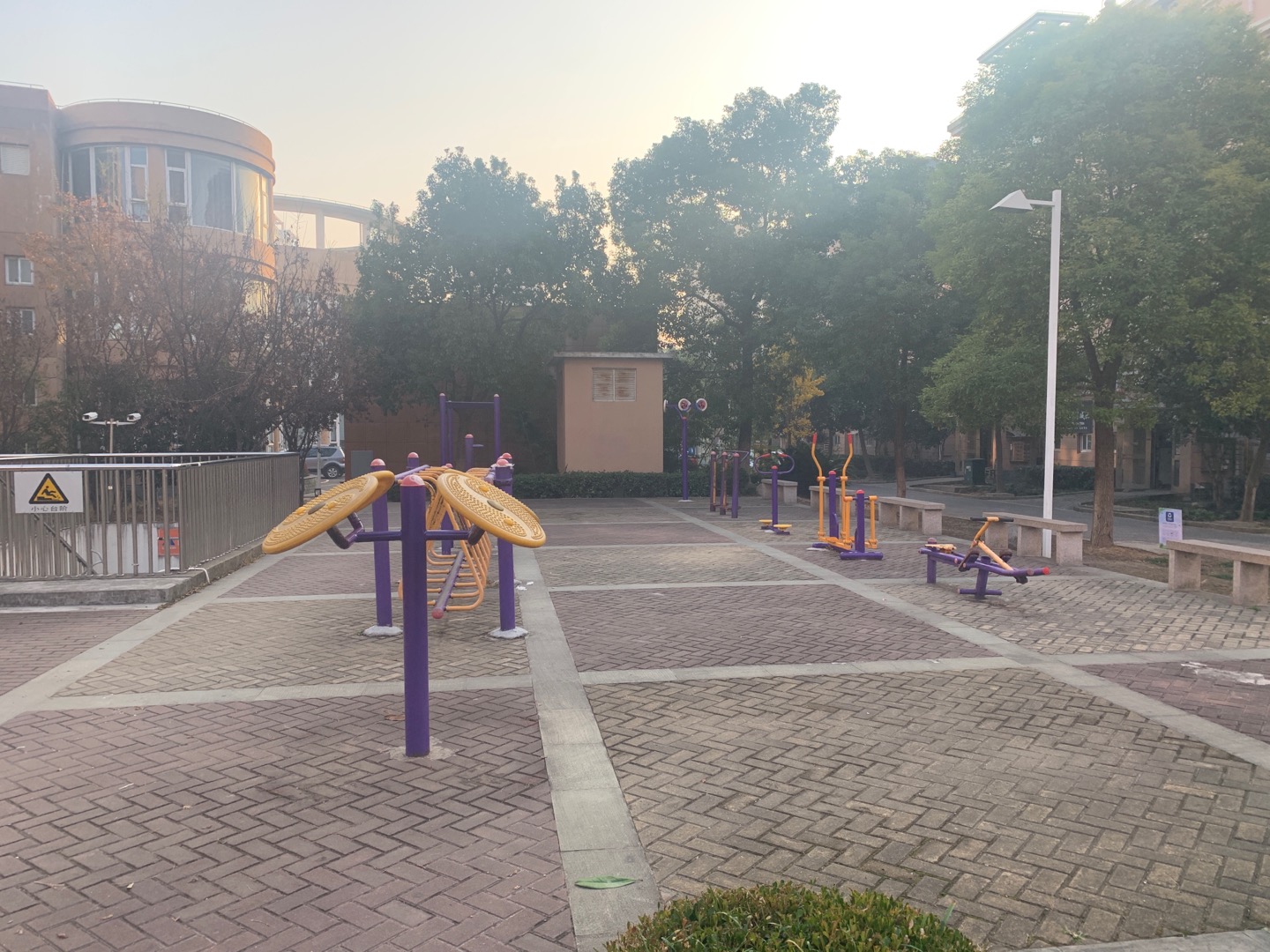 彩虹雅苑西苑健身點(diǎn)