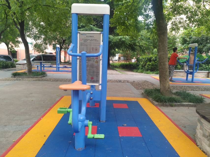 雙立柱健身車 雙立柱健身車