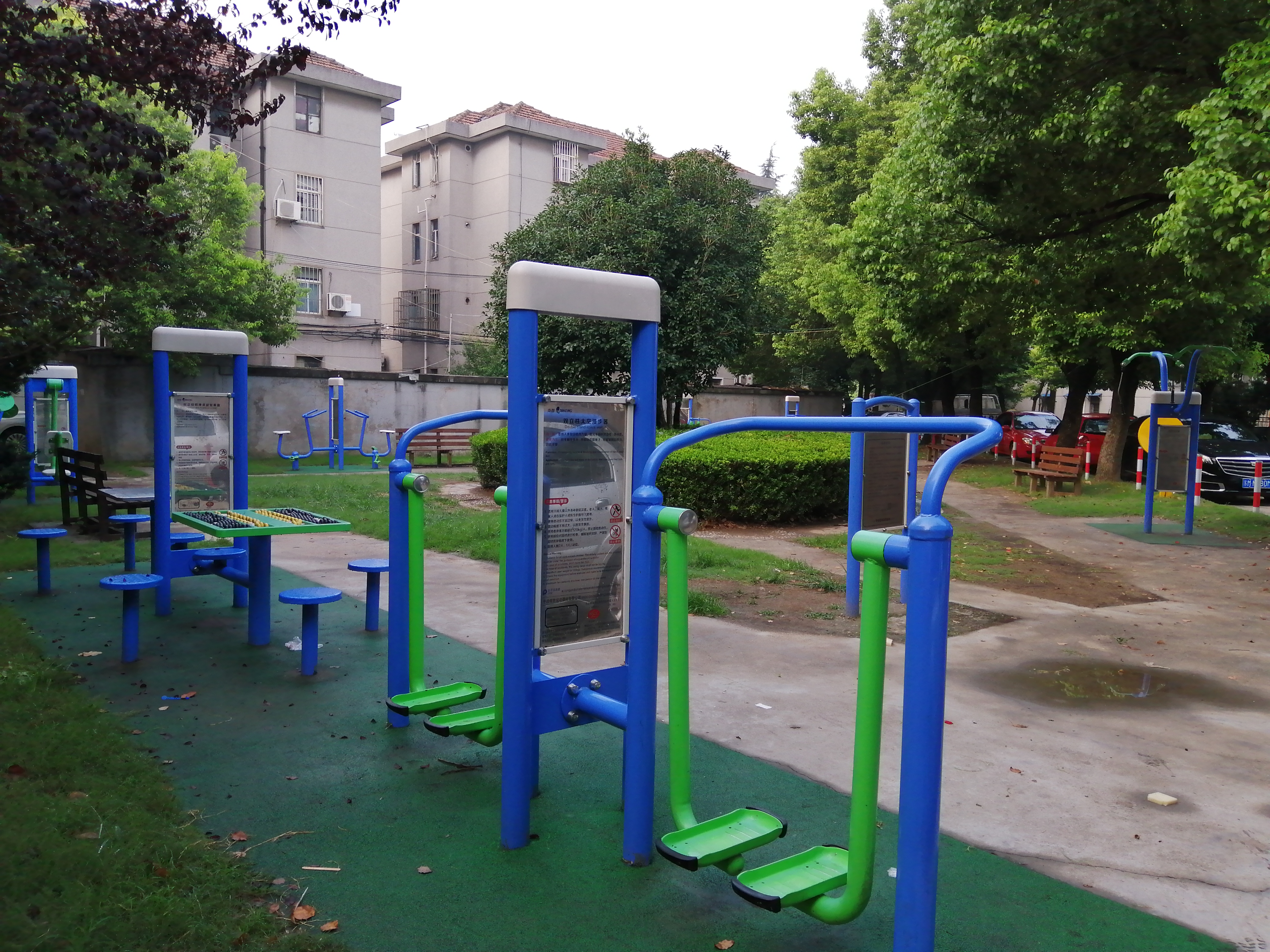 鳳溪盛家宅小區(qū)健身點(diǎn)