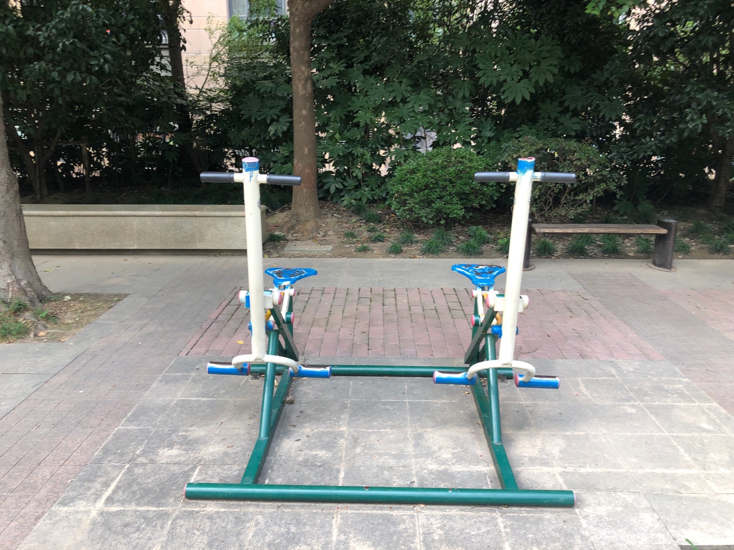 健騎機(jī) 健騎機(jī)