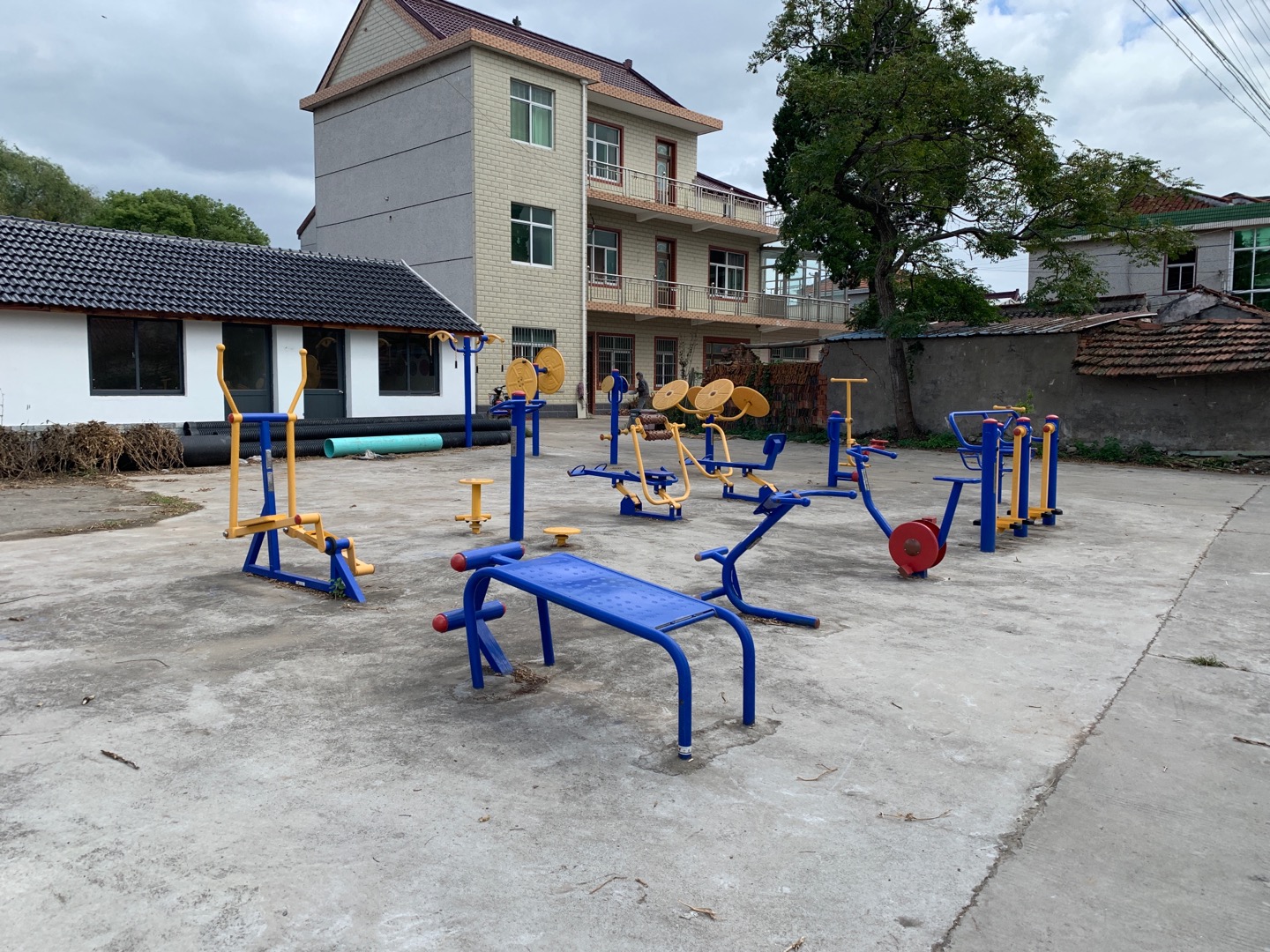 豎新鎮(zhèn)明強村健身點二