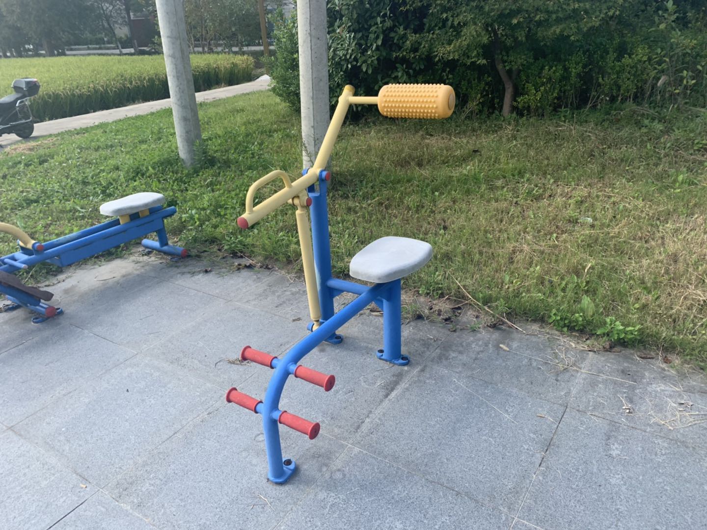 腹背鍛煉器 腹背鍛煉器