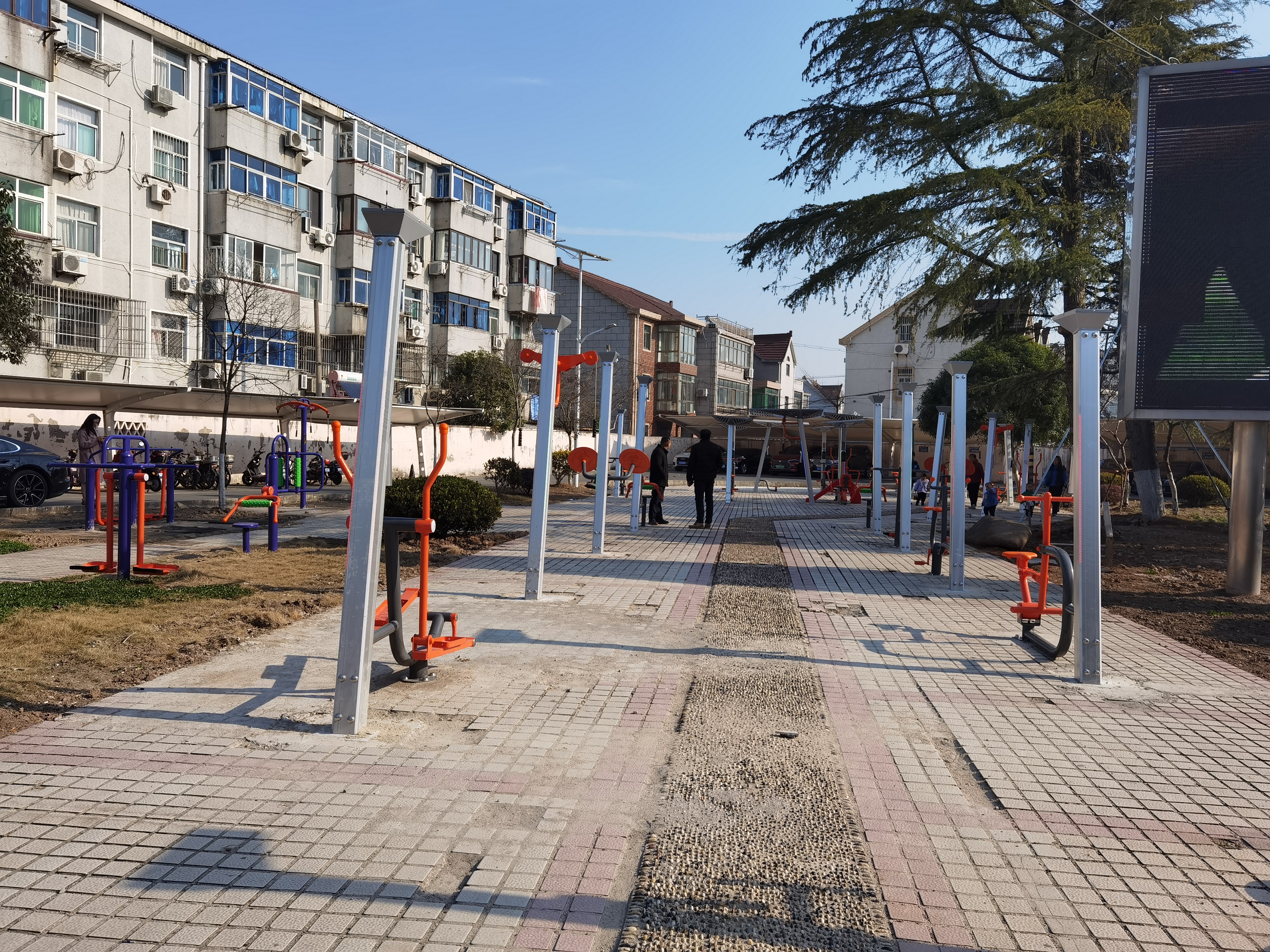 鹽倉社區(qū)廣場健身點A區(qū)