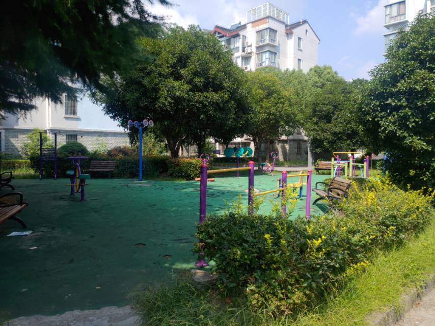 西林塔松石苑健身點