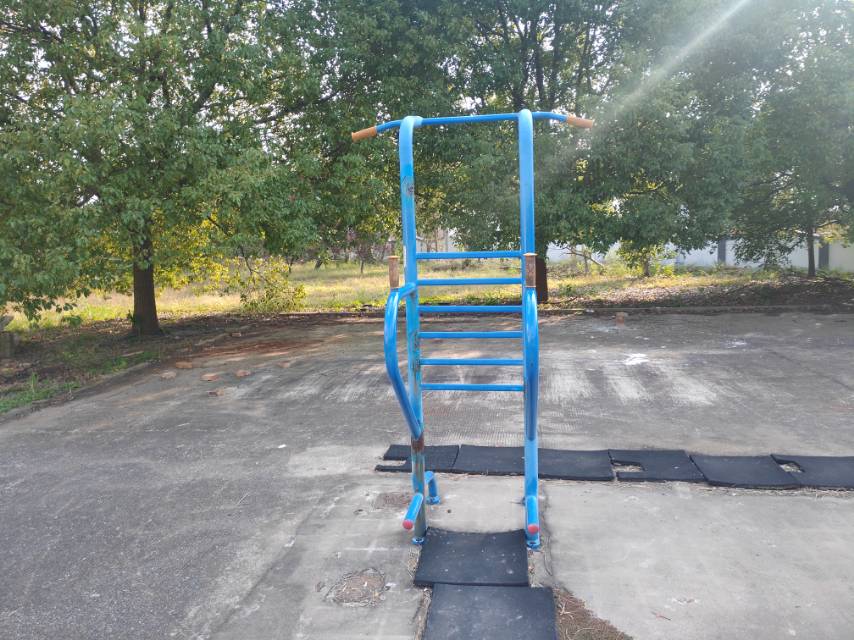 多功能訓(xùn)練器