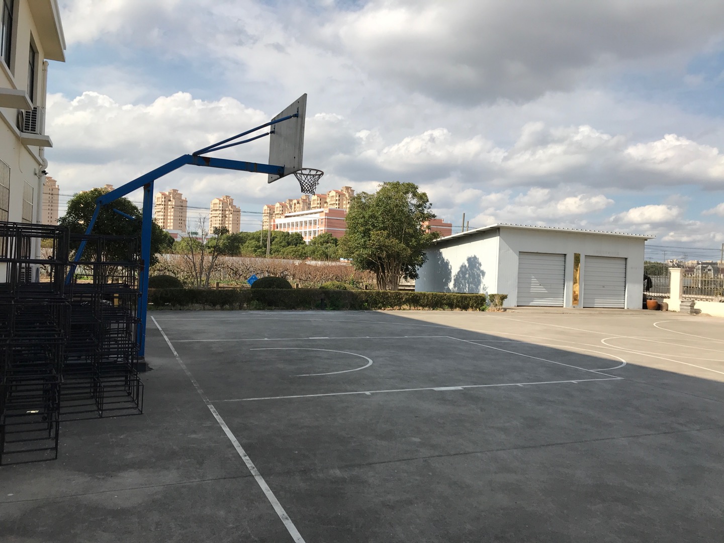 鎮(zhèn)南村籃球場