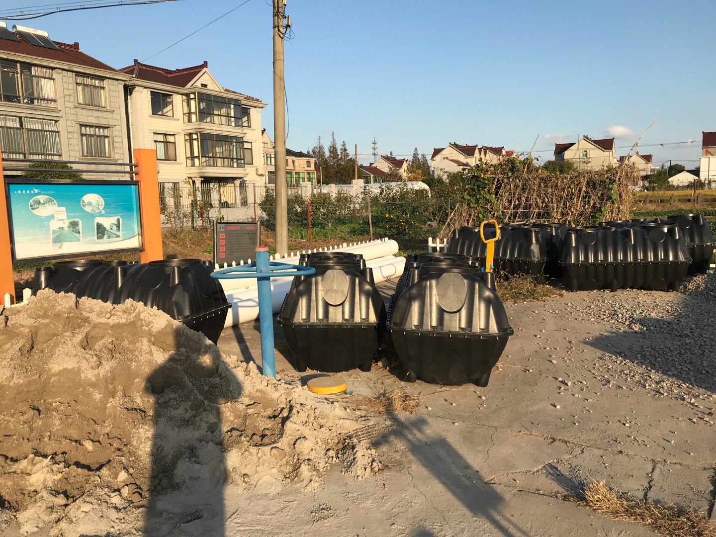 浦東新區(qū)大團(tuán)鎮(zhèn)團(tuán)新嚴(yán)樓9組健身苑點(diǎn)