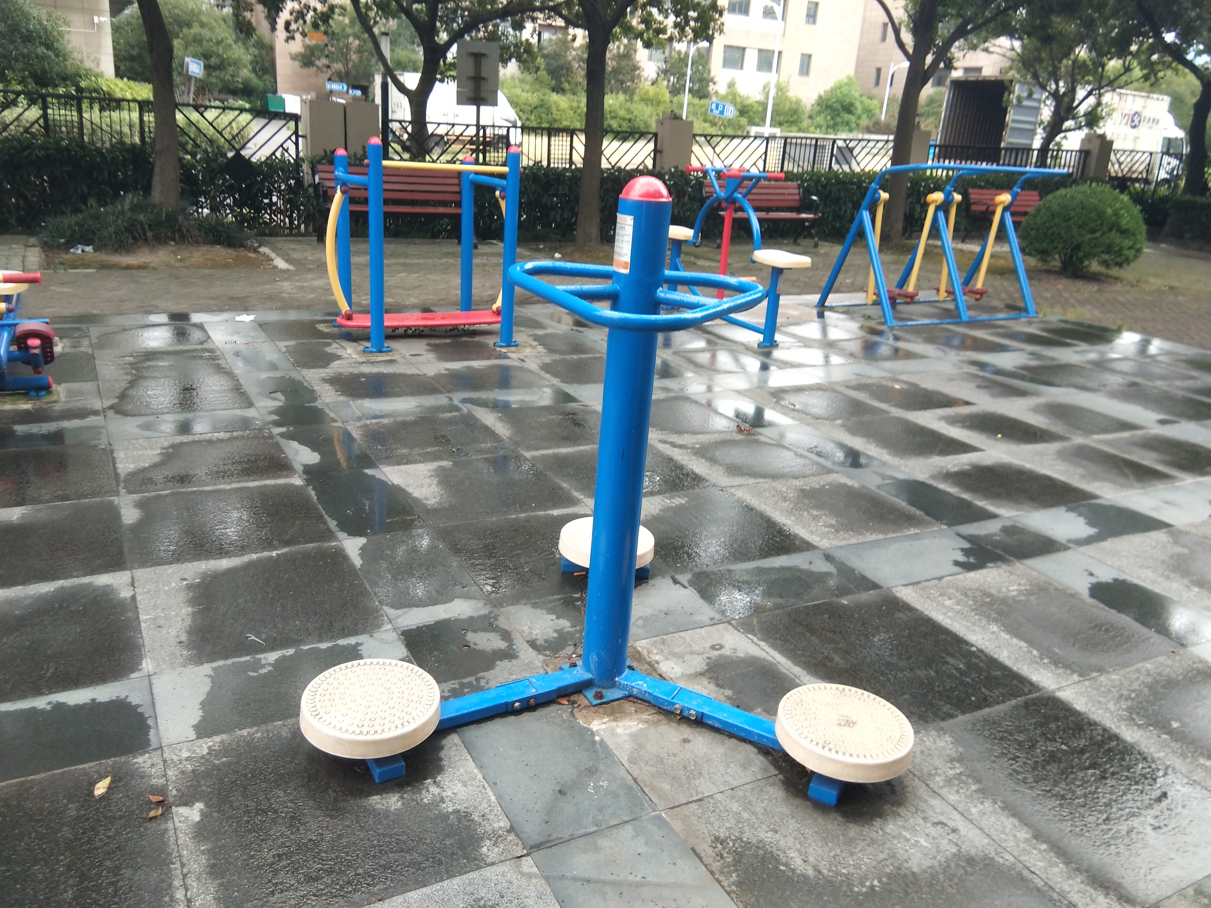 三人扭腰器 三人扭腰器