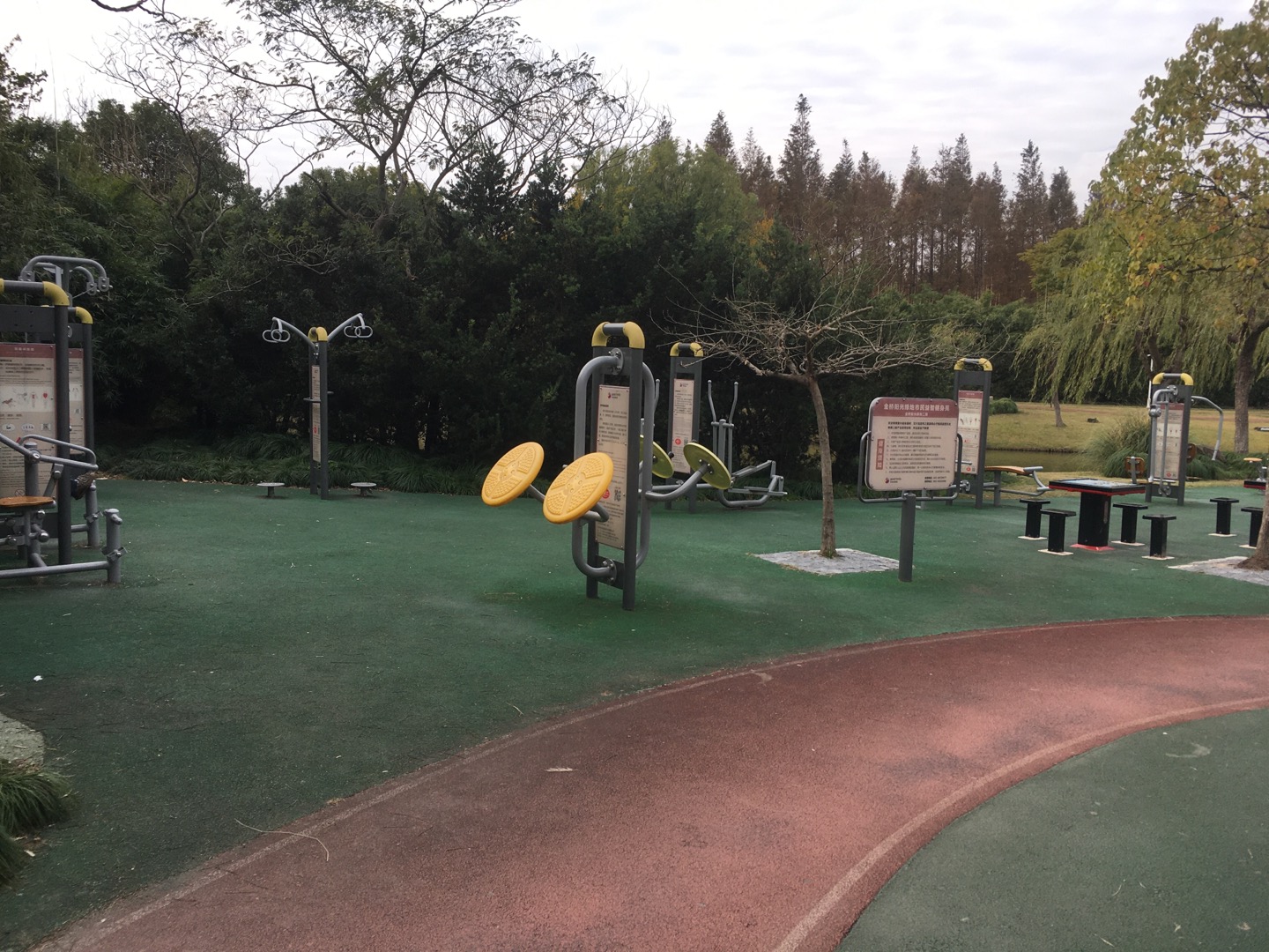 金橋陽光綠地健身點(diǎn)（二）