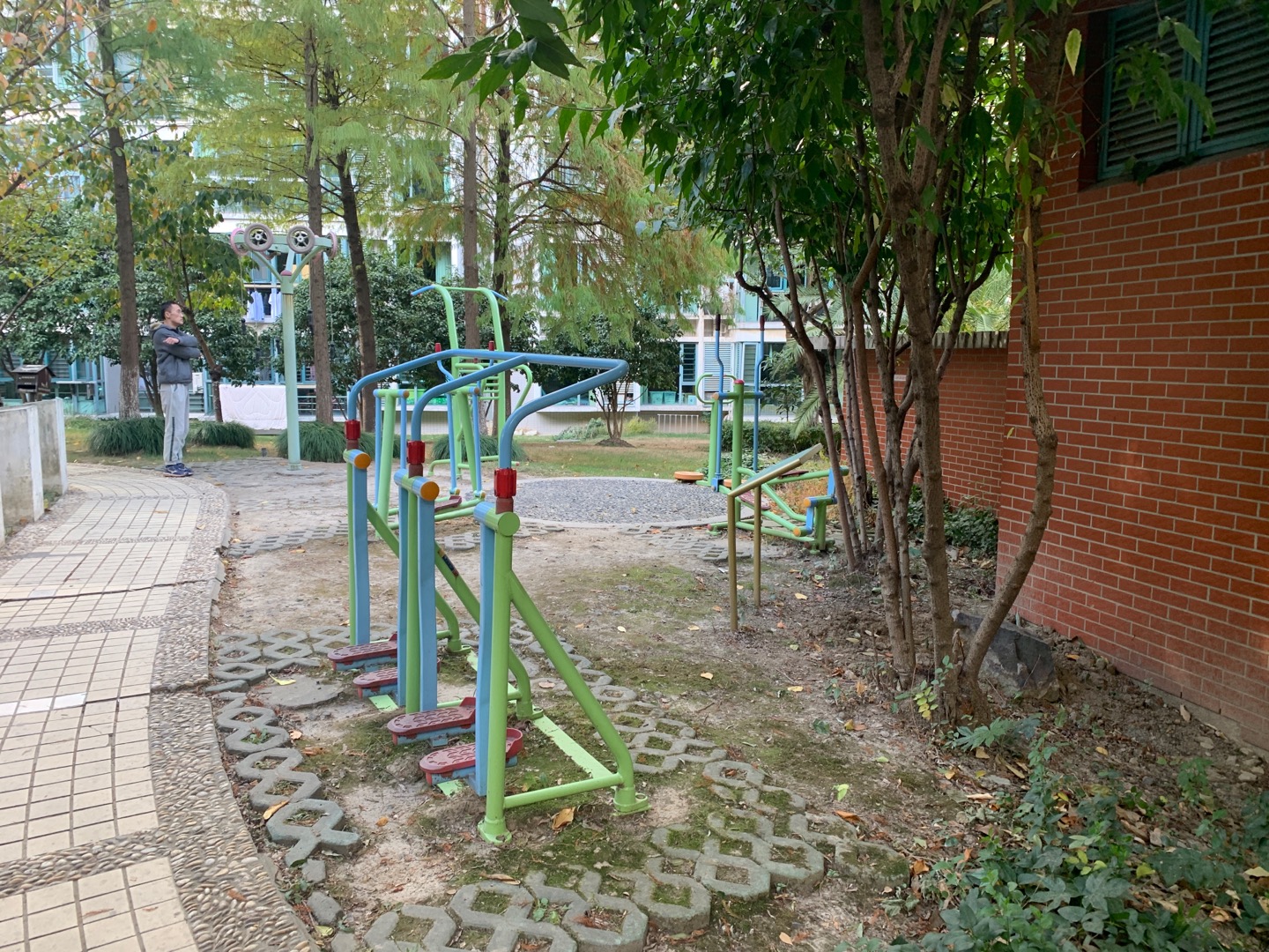 東繡路1085弄健身點