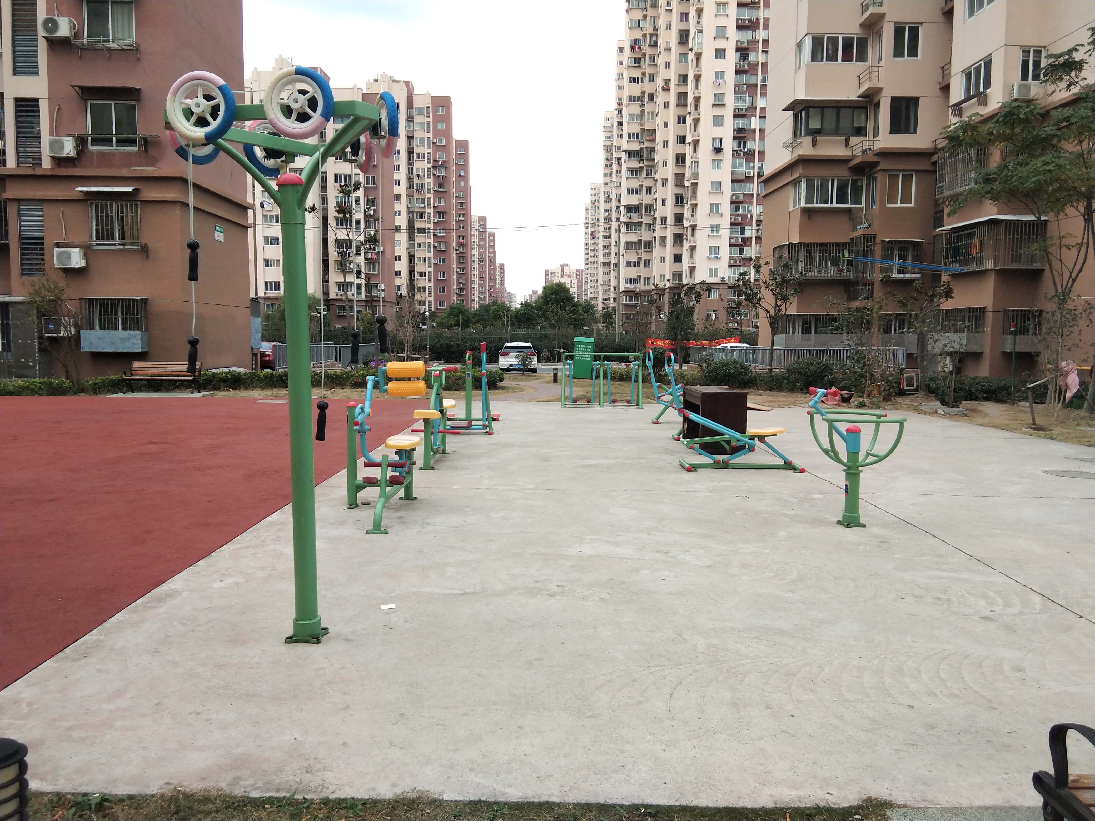 華盛里居委北區(qū)健身點(diǎn)