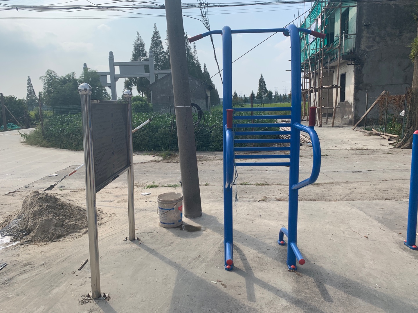 多功能訓練器 多功能訓練器