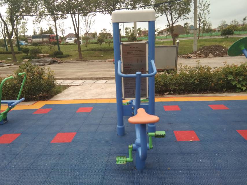 雙立柱健身車 雙立柱健身車