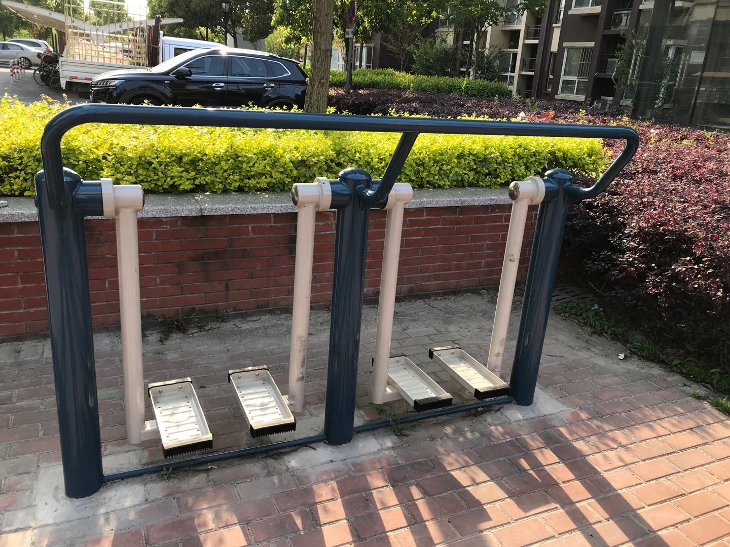 二位太空漫步機