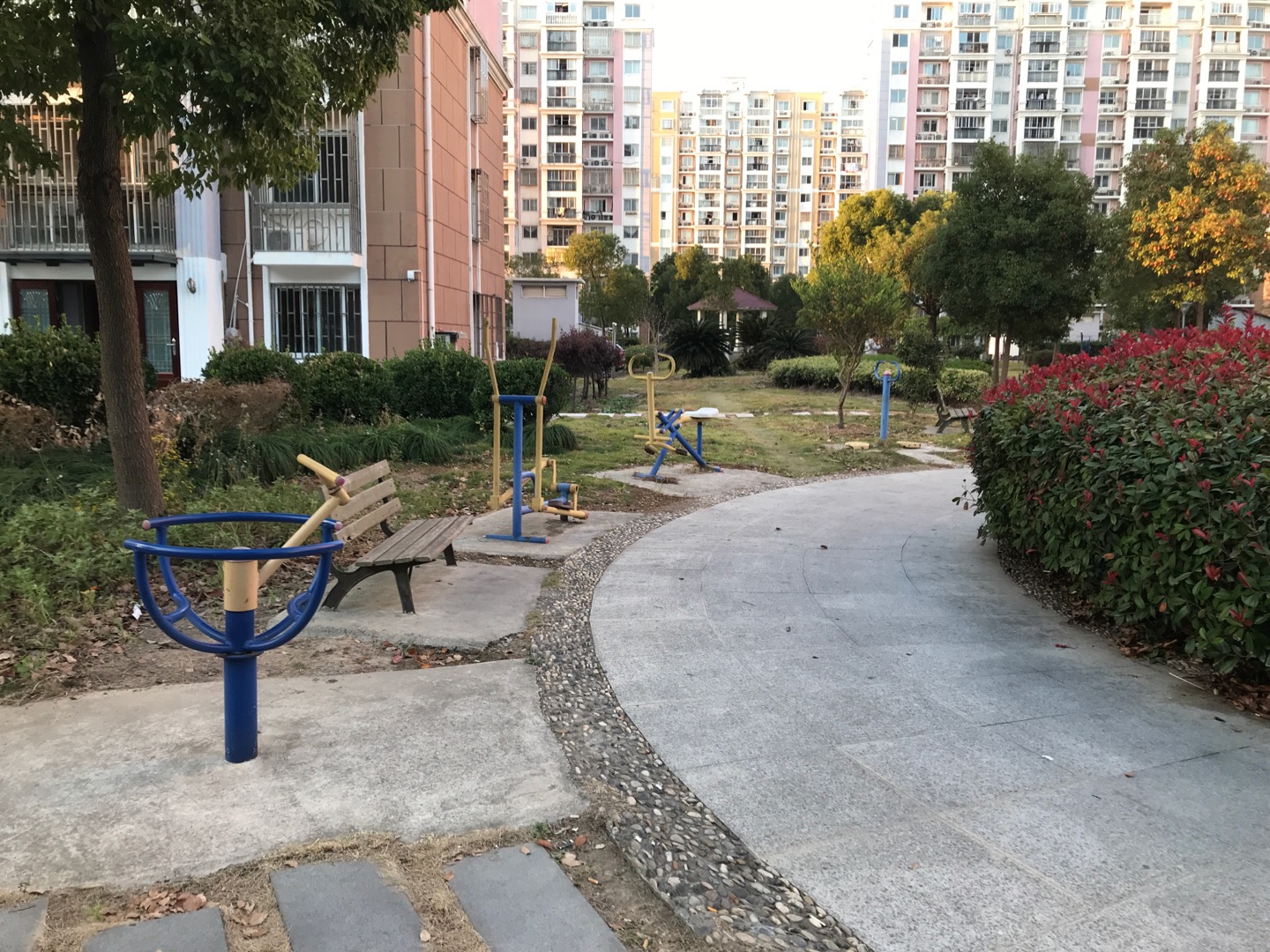 千匯三村千匯路581弄21號旁健身路徑