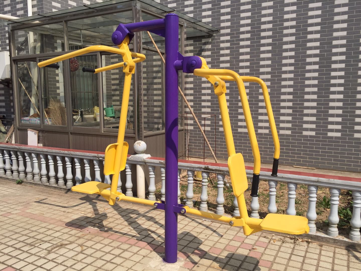 坐推坐拉器 坐推坐拉器