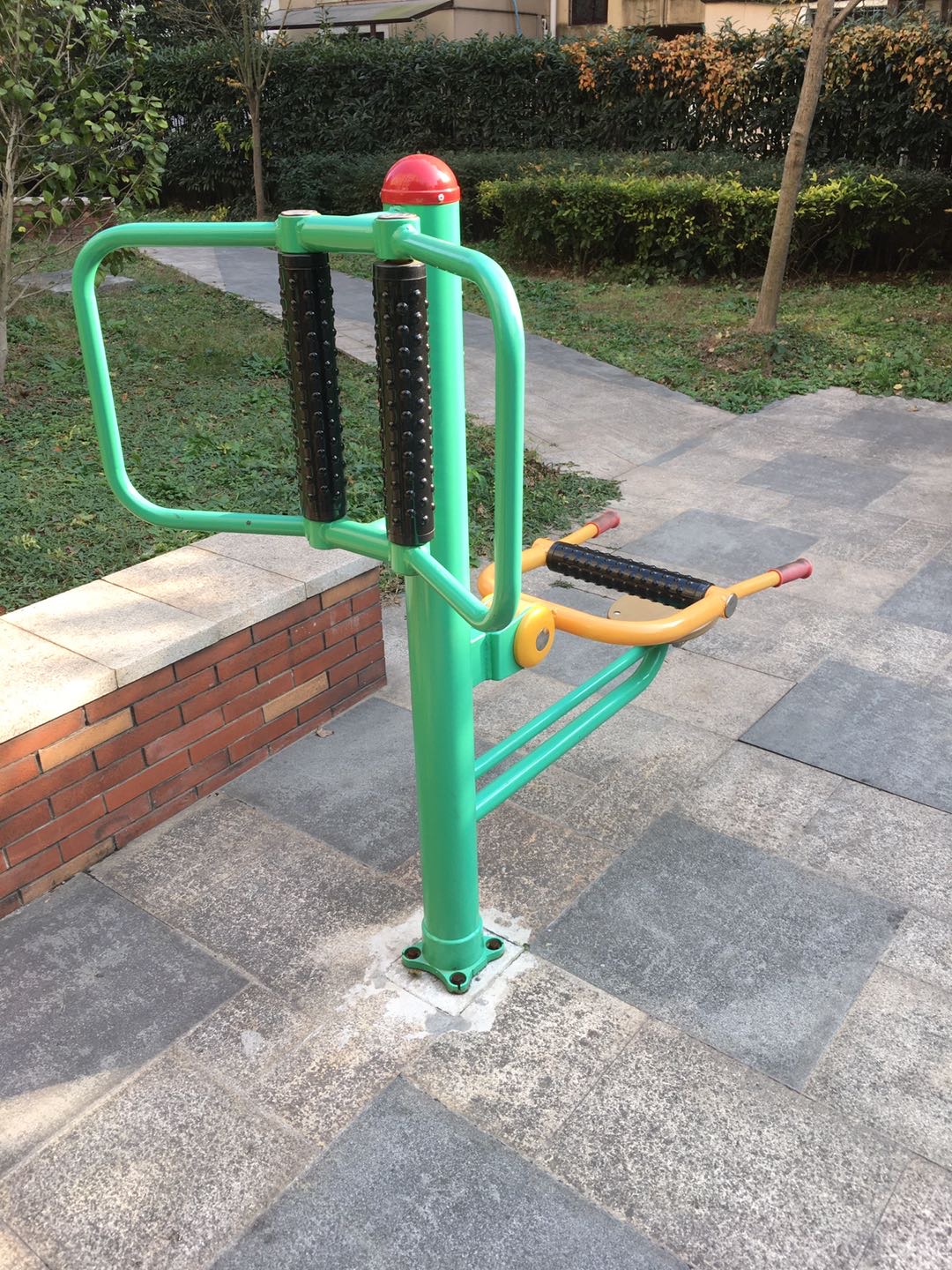 坐式腰背按摩器