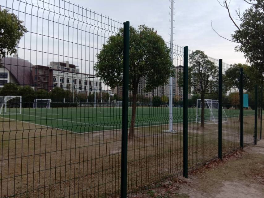 濱河公園足球場