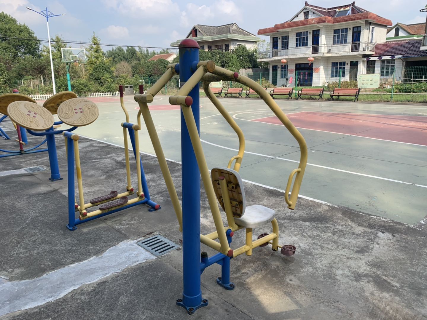 自重推胸器 自重推胸器