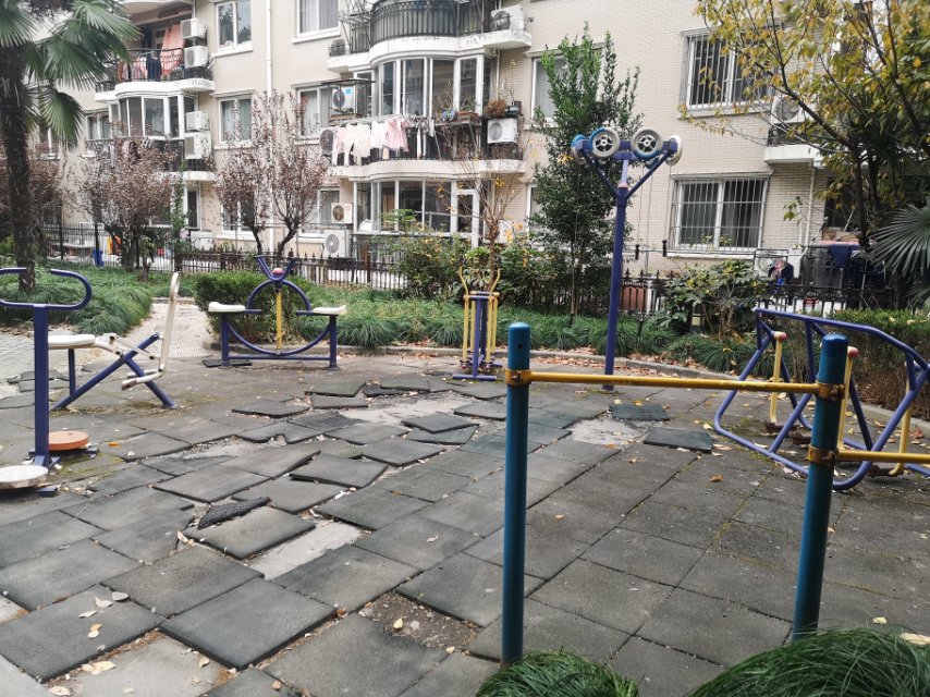 康泰居委健身點(diǎn)