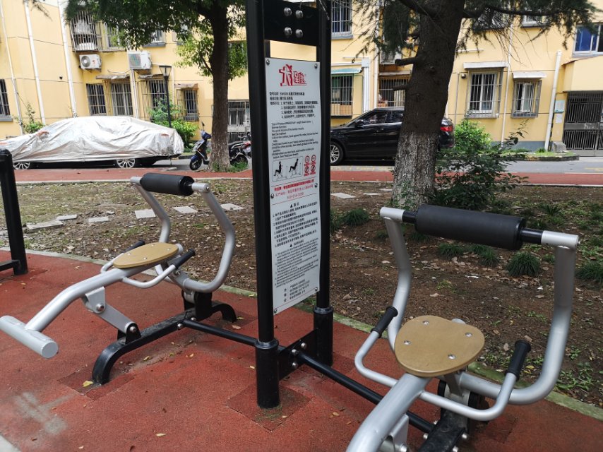 自重式背部訓練器 自重式背部訓練器