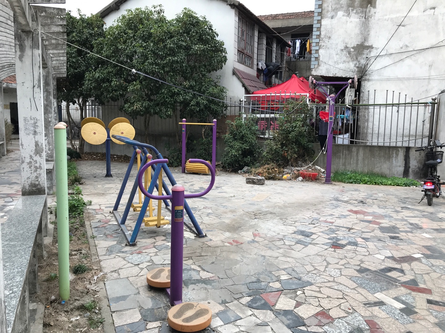 前鋒村第一健身點(diǎn)