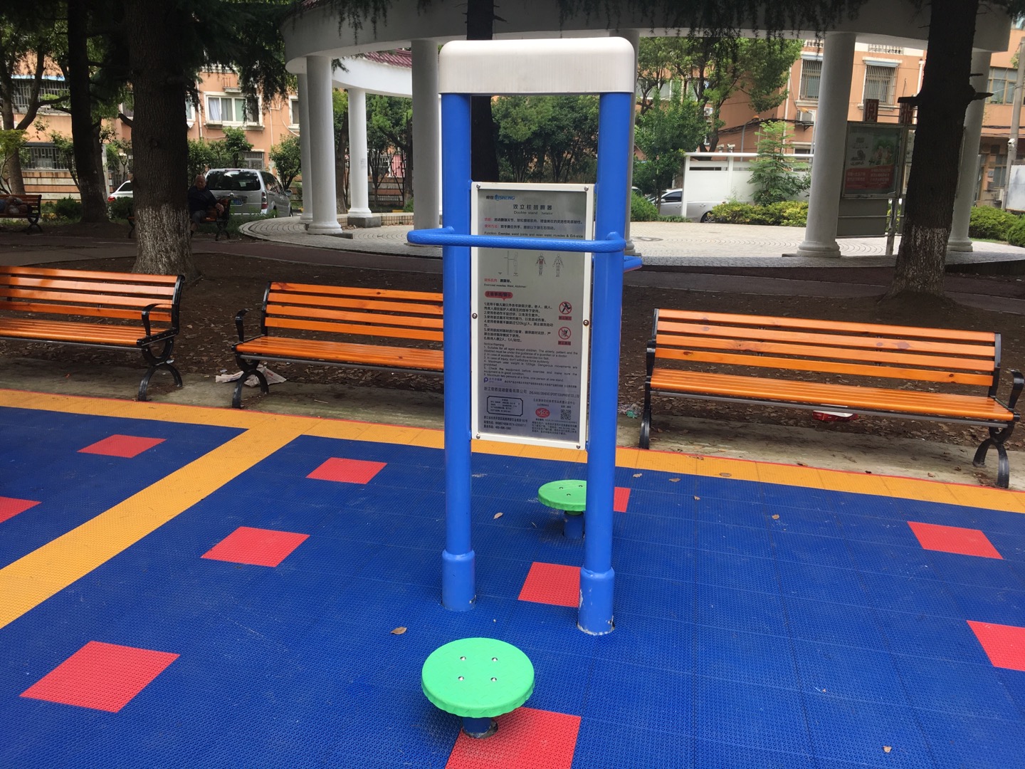 雙立柱扭腰器 雙立柱扭腰器