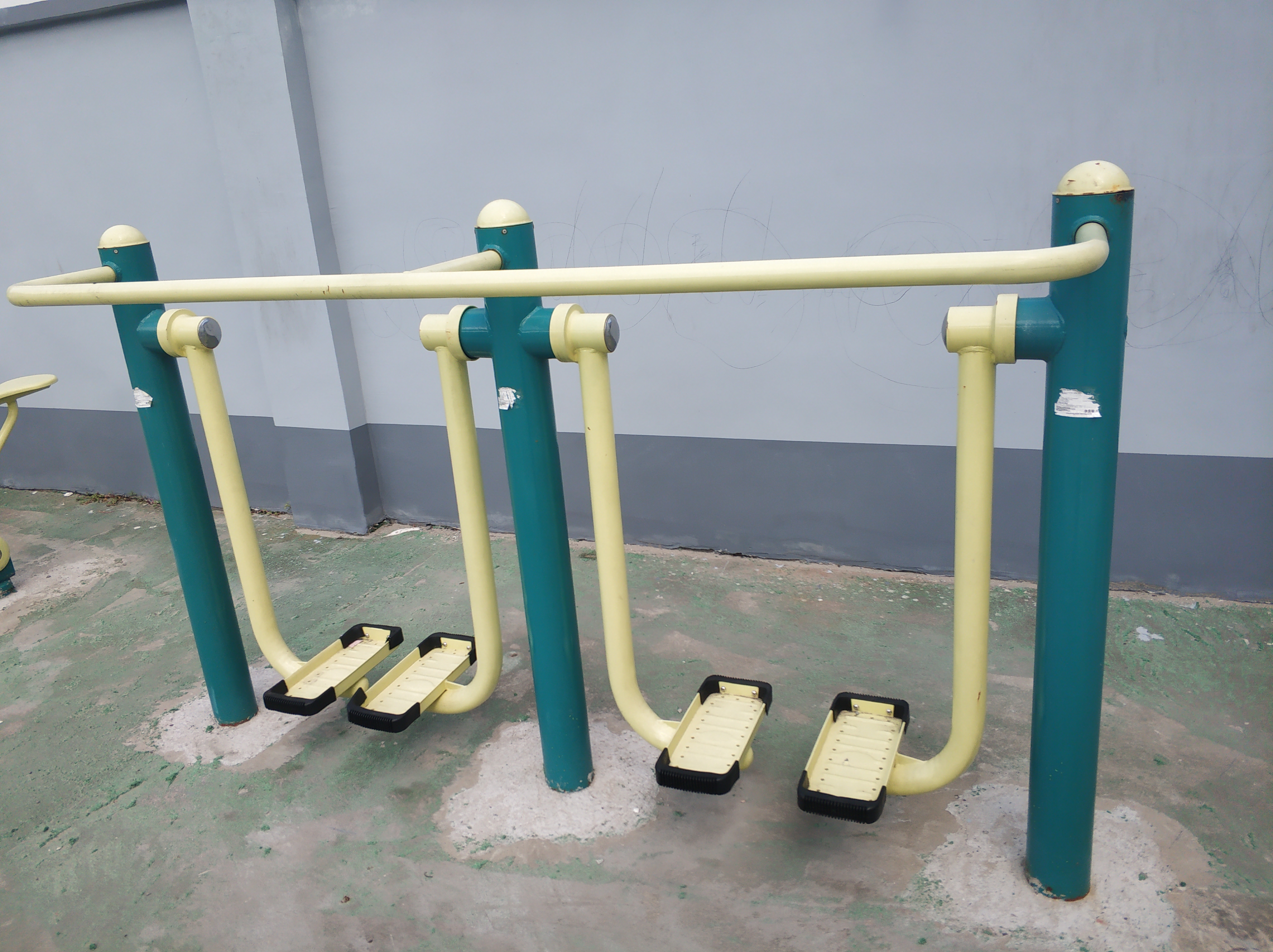 雙位太空漫步機