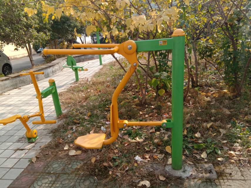 坐拉練習(xí)器