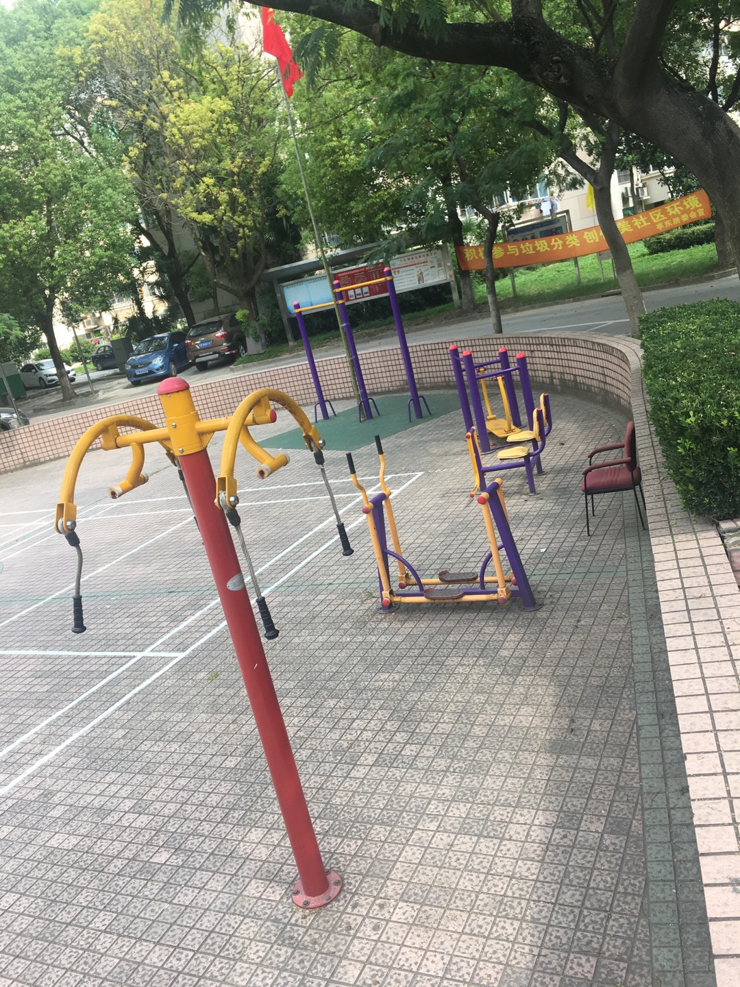 亭東九亭苑益智健身點(diǎn)