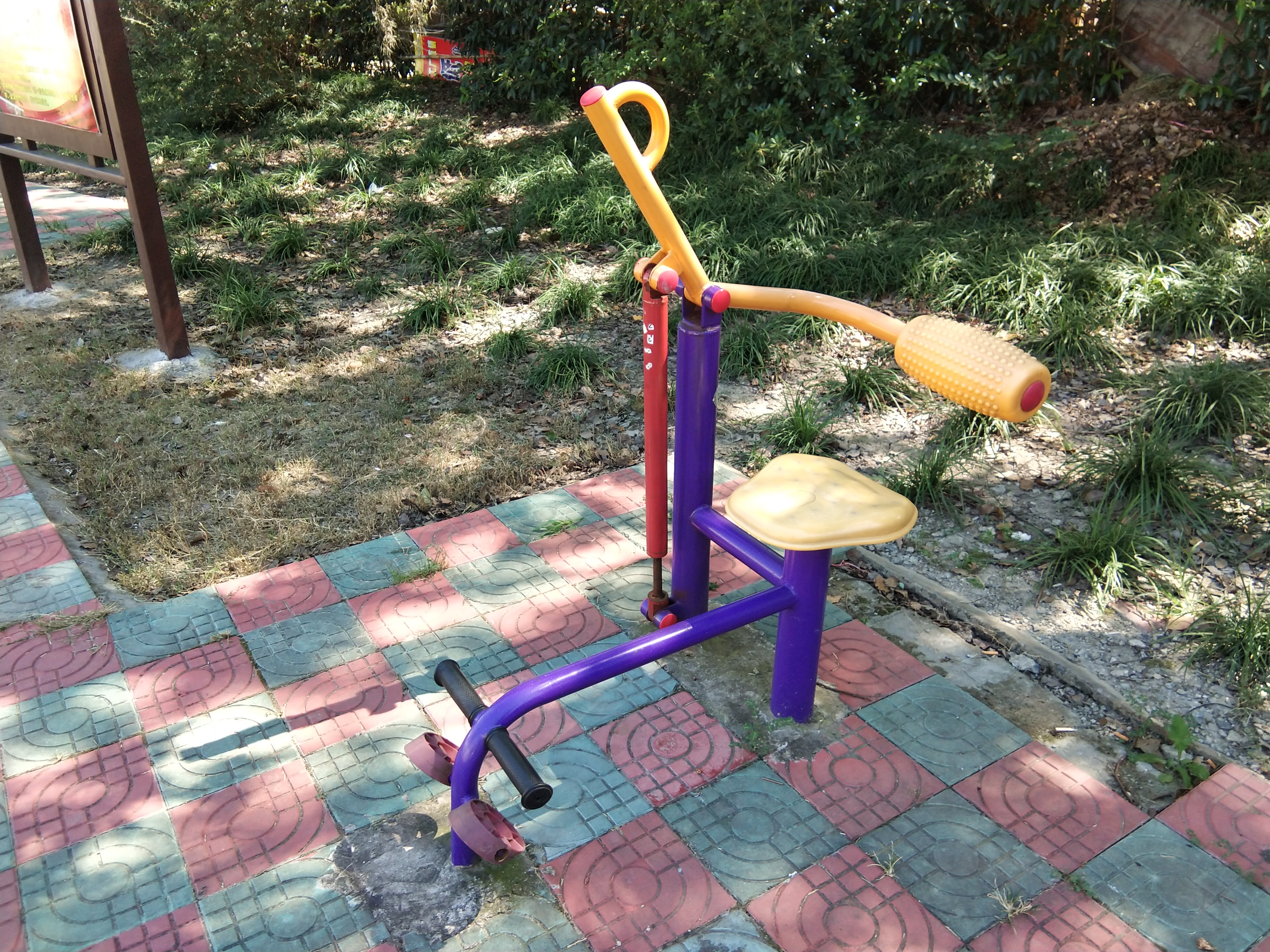 腹背訓(xùn)練器