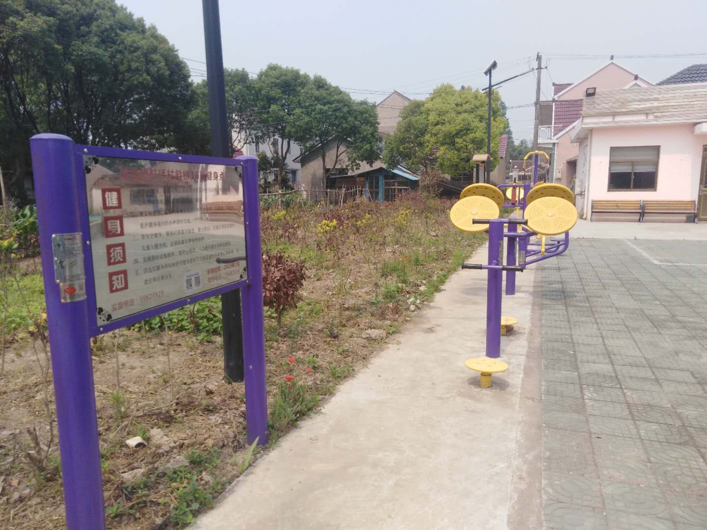 建設(shè)鎮(zhèn)虹橋村斜橋16隊(duì)健身點(diǎn)
