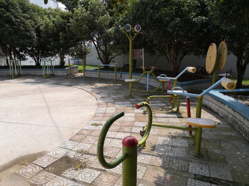 匯華小區(qū)健身點(diǎn)