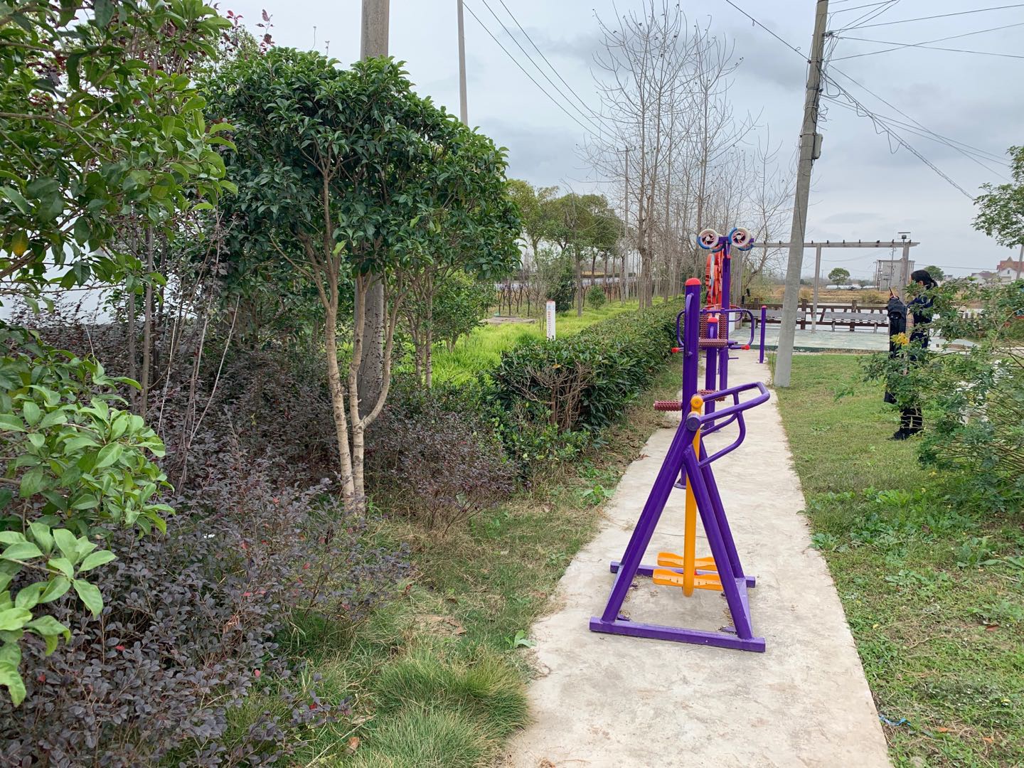 萬(wàn)祥鎮(zhèn)新路村健身點(diǎn)